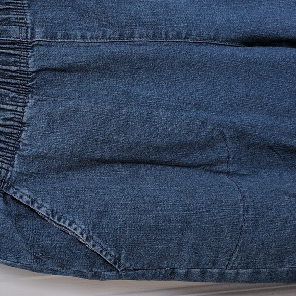 Croft & Barrow Pull On Jeans - 16W - Picture 3 of 7